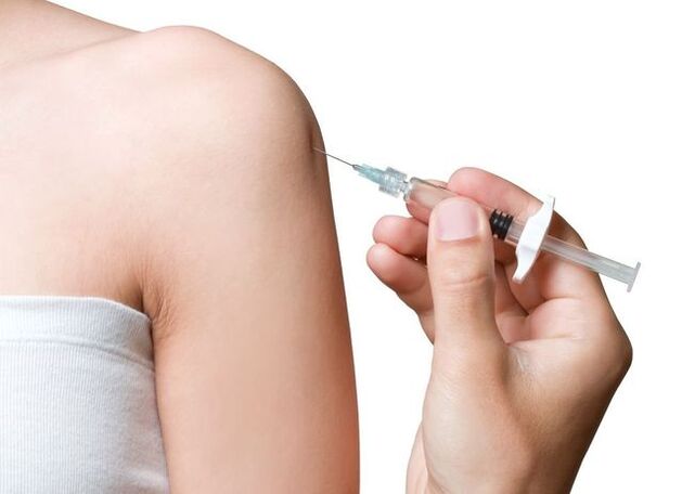 Intra-articular injection to eliminate inflammation in arthrosis of the shoulder joint